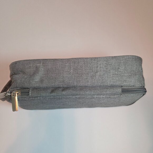 Like New - Homecube Multi-Compartment Gray Organizer Case, Textured Soft-Canvas - Picture 10 of 10